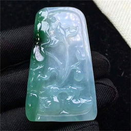 翡翠與玉石、黃金的區(qū)別 材質(zhì)、文化與價值的全面解析